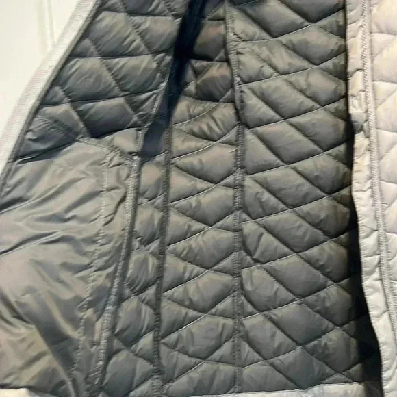 Free Country silver/grey lightweight puffer jacket size small. - Picture 3 of 8